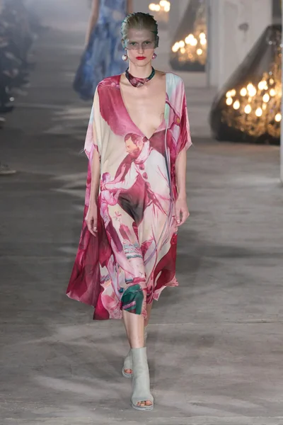 Look 32